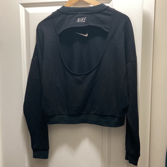 Nike crop crewneck with open back - Picture 2 of 4